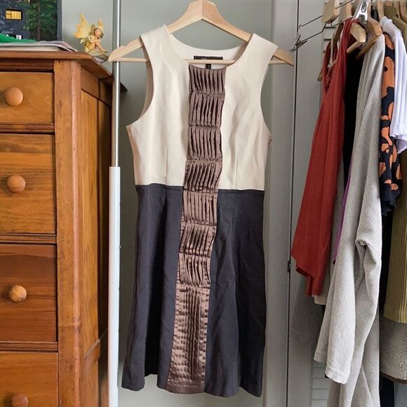 BCBGMaxAzria Mini Cocktail Dress Size XS- Hard to find style- never worn! - Picture 1 of 6